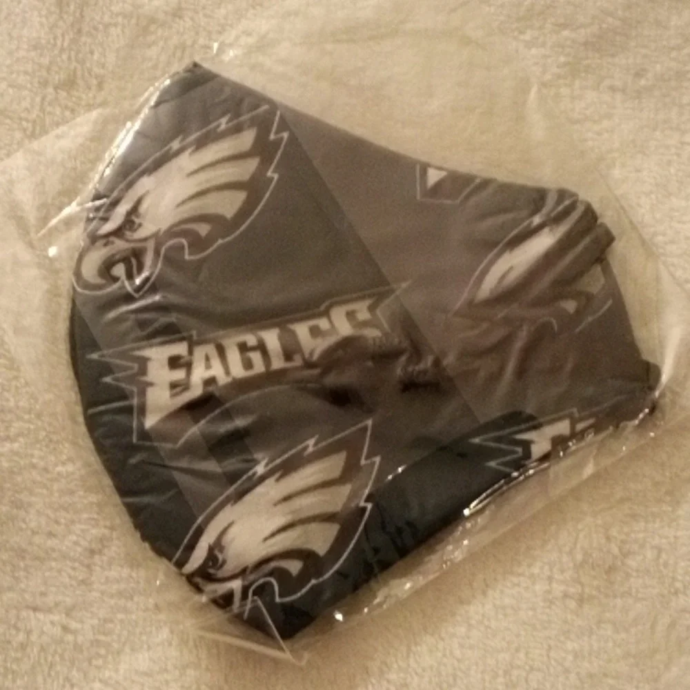 PHILADELPHIA EAGLES KIDS MASK! NEW IN PACK